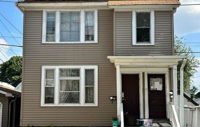 2 Bedroom Upper