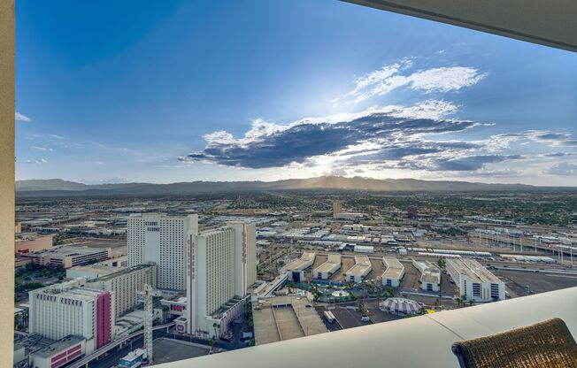 2 beds, 2 baths, $3,000, Unit Unit 3909