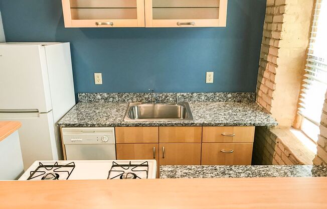1 bed, 1 bath, 442 sqft, $899, Unit 606-3R