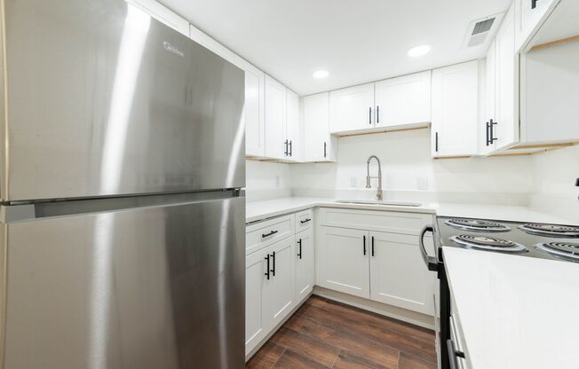 1 bed, 1 bath, 600 sqft, $980, Unit 15