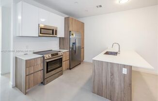529 SW 11th St cu-101, Miami, FL 33129