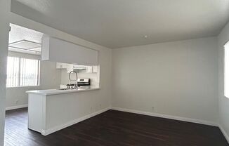 2 beds, 1 bath, $2,095, Unit 06