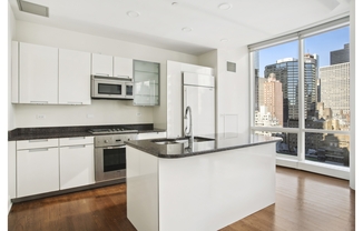 2 beds, 2 baths, 1,091 sqft, $7,500, Unit 12C