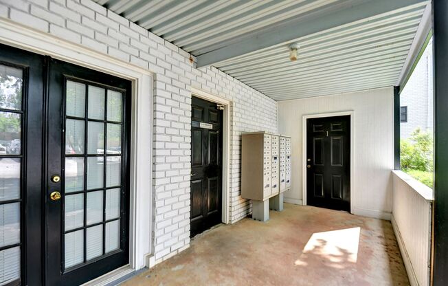 The Bluffs on Finley St.- Near Downtown/Campus Area!