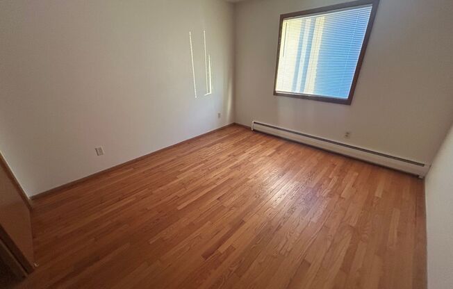 1 bed, 1 bath, $995, Unit 6