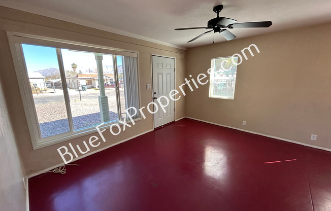 732 E Elm St