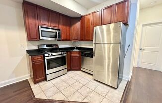 3 beds, 2 baths, $1,500, Unit 4B