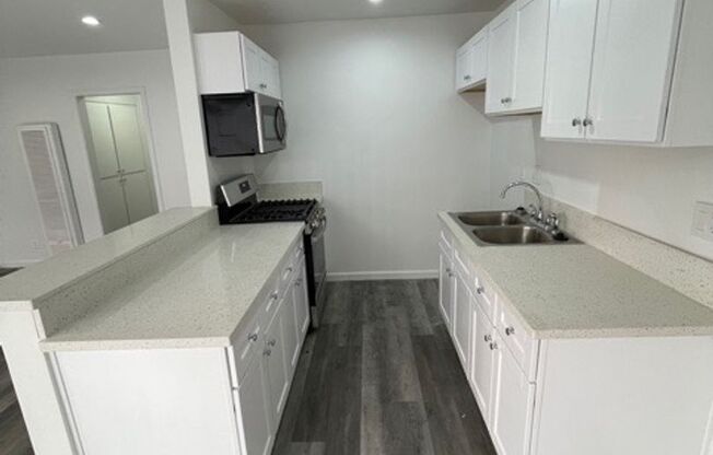 1 bed, 1 bath, 900 sqft, $1,975, Unit 3