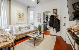 23 KING ST