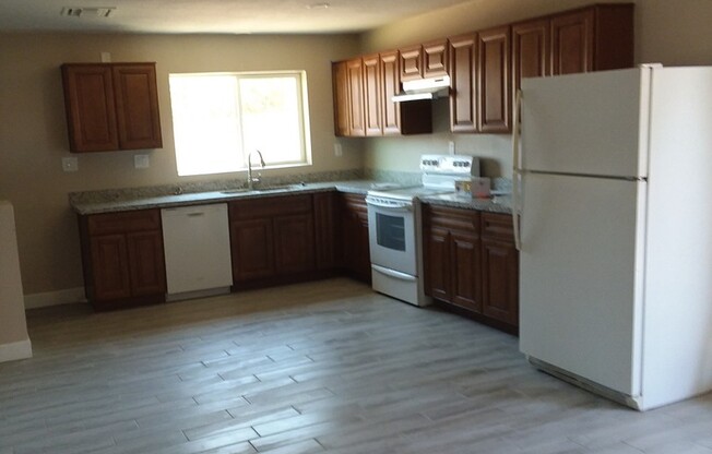 3 beds, 1 bath, $1,650