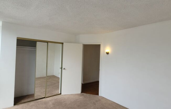 2 beds, 1 bath, $1,995