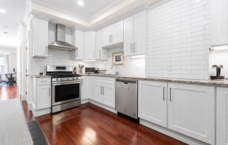 530 532 E 6 ST