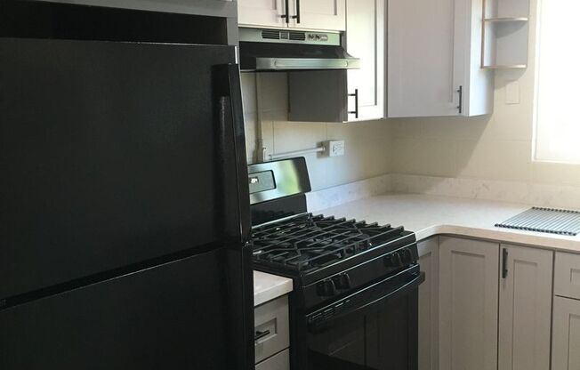 Studio, 1 bath, 380 sqft, $895, Unit 6