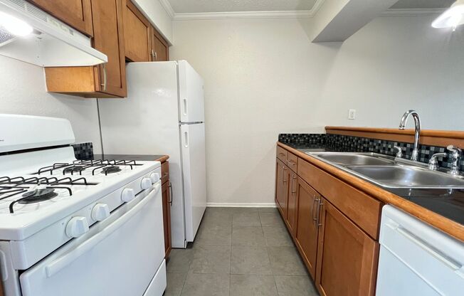1 bed, 1 bath, 750 sqft, $1,135, Unit ABB-1-302