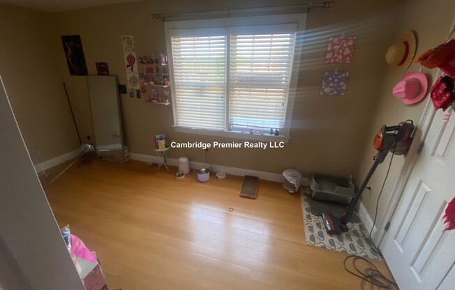 325 ELM ST