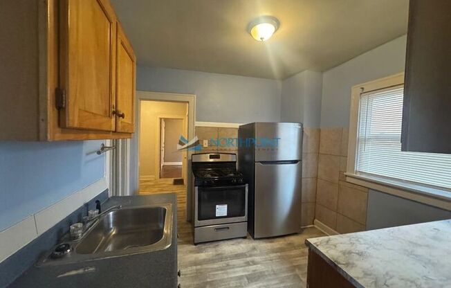 604 1/2 LOWELL AVE