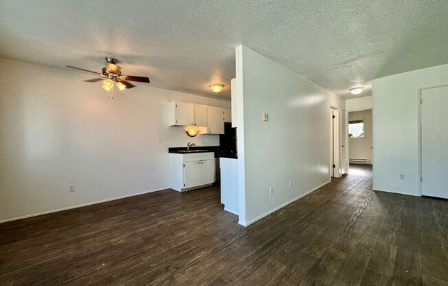 2 beds, 1 bath, 850 sqft, $1,499, Unit 26