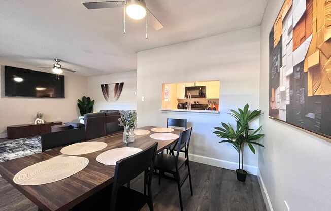 2 beds, 2 baths, 1,000 sqft, $1,999, Unit 207
