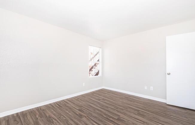 1 bed, 1 bath, 560 sqft, $895
