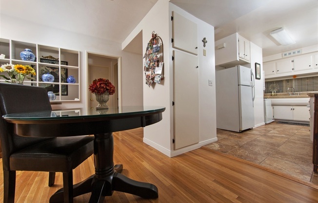 Bright 2BR/1.5BA Condo in Prime La Mesa Village Location