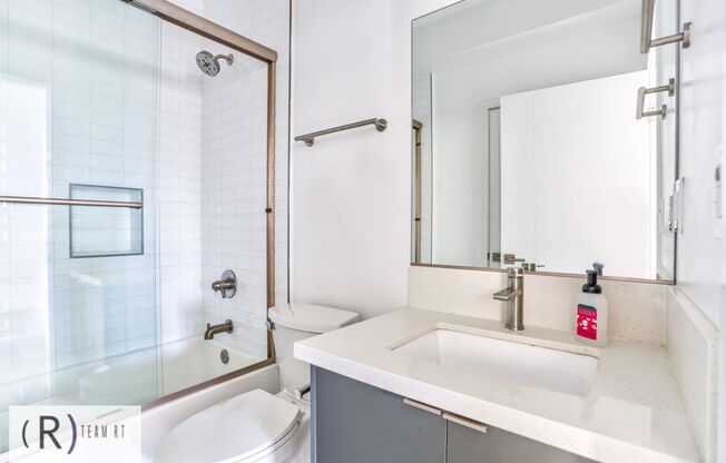 3 beds, 3 baths, 1,565 sqft, $3,600, Unit 11639 1/2 Burbank Blvd