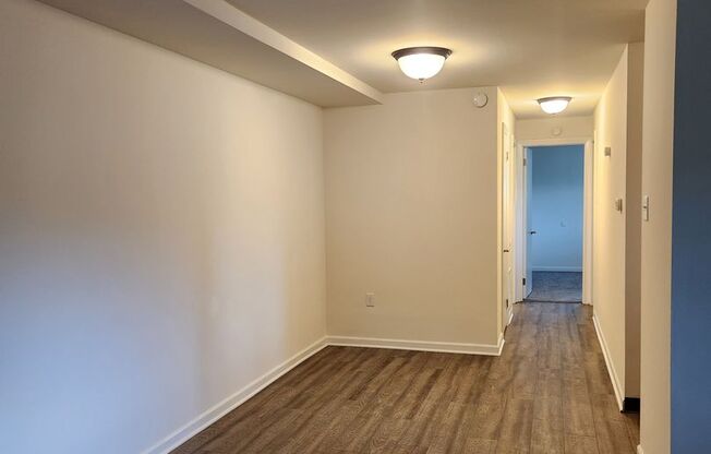 2 beds, 1 bath, 878 sqft, $1,285, Unit WY09013