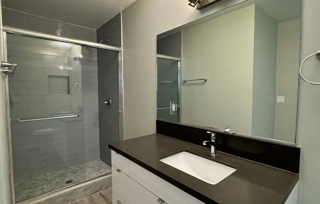 1 bed, 1 bath, $2,098, Unit 206