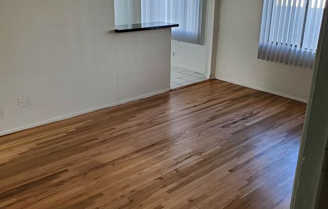 2 beds, 1 bath, $2,895