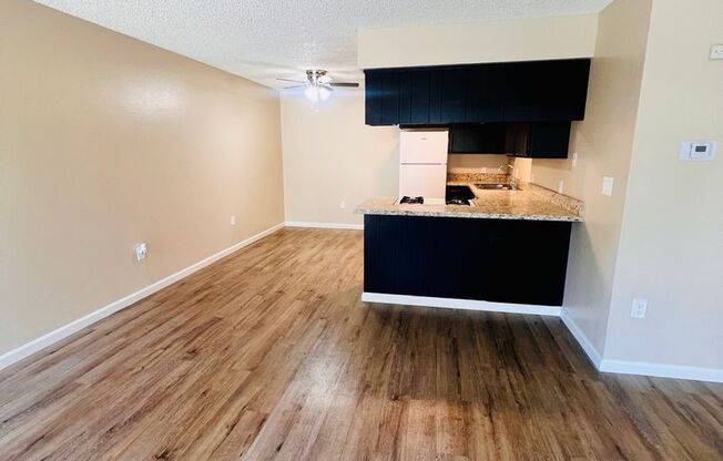 2 beds, 1 bath, 849 sqft, $1,525, Unit 035