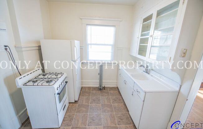 1 bed, 1 bath, 685 sqft, $1,099, Unit 14