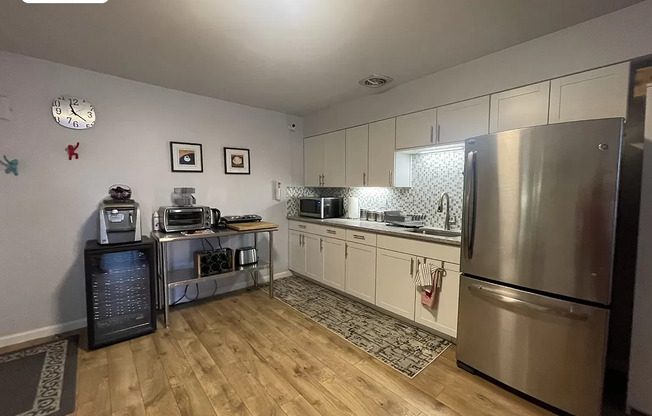 58 32 83 ST
