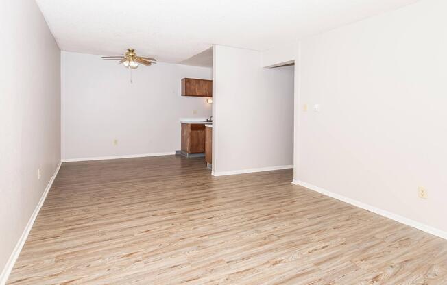 2 beds, 1 bath, 900 sqft, $1,179