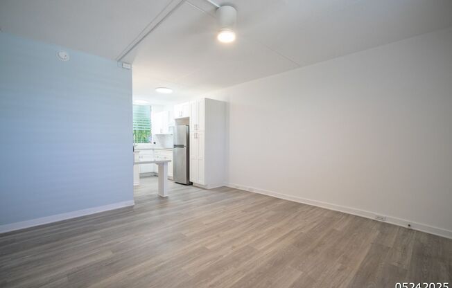 RECENTLY RENOVATED GROUND FLOOR PUALEI CIRCLE STUDIO!