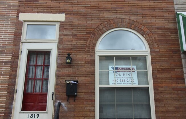 Spacious Riverside 3bd/2.5ba home CAC and off-street parking! Available 7/15