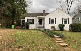 Great NE Raleigh Location! Single Family home with screened in porch and large back yard~ Pets neg't *3 bedrooms ~ 1 bath ~