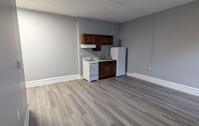 2 beds, 1 bath, 775 sqft, $1,100, Unit 238