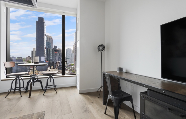 11 Hoyt Street