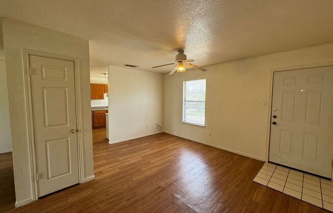 2 beds, 1 bath, $650