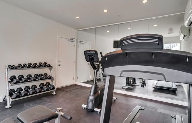 2 beds, 1 bath, 1,100 sqft, $2,700, Unit 407