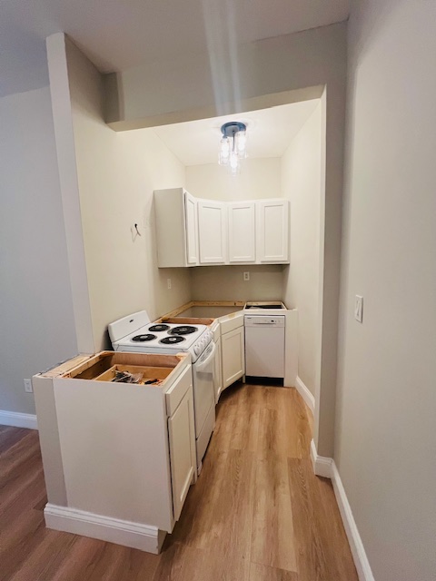 Studio, 1 bath, $2,500, Unit 25