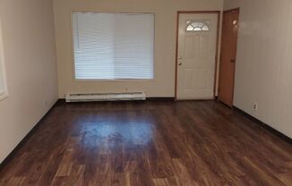 2 beds, 1 bath, $1,250, Unit 01