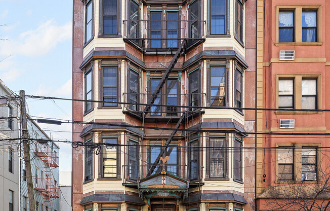 152 N 10 ST