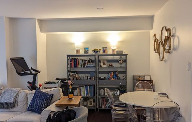 1 bed, 1 bath, 606 sqft, $3,100, Unit 1008