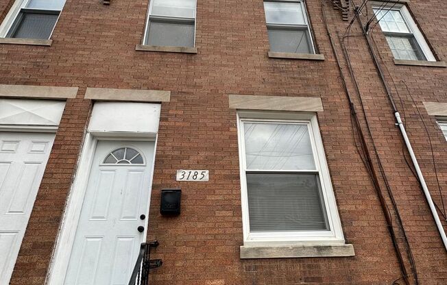 Spacious 3 Bedroom 1 Bathroom in Port Richmond St. Available NOW!