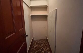 3 beds, 1 bath, $1,195, Unit A