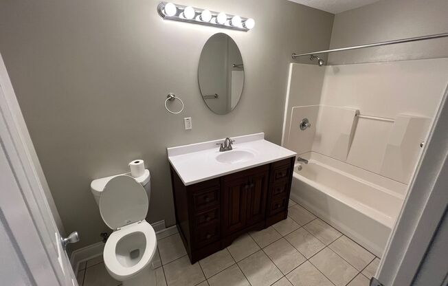 3 beds, 2.5 baths, 2,580 sqft, $2,000, Unit 702-01