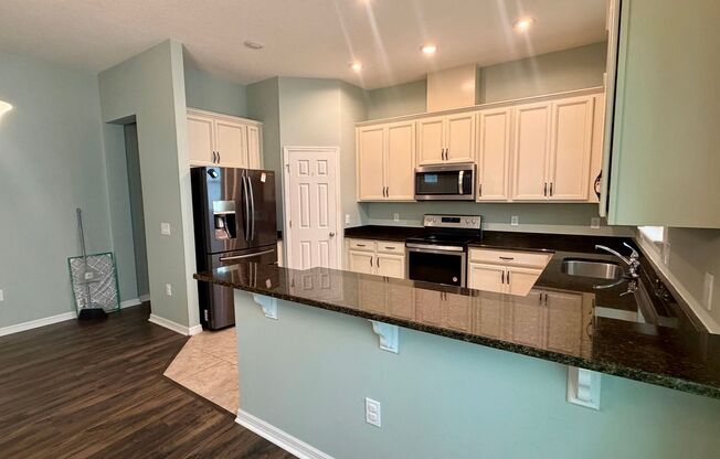 3-bedroom 2-bath home in the heart of Winter Garden AVAILABLE NOW!!