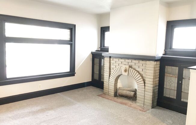 3 Bed 1 Bath Single Family Home In South Broadway!
