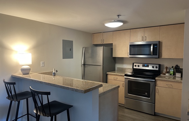 1 bed, 1 bath, 760 sqft, $2,715, Unit 720