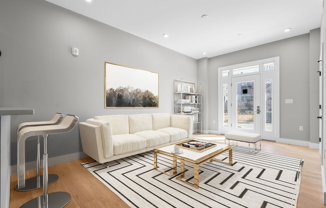 1 bed, 1 bath, 670 sqft, $2,900, Unit 105